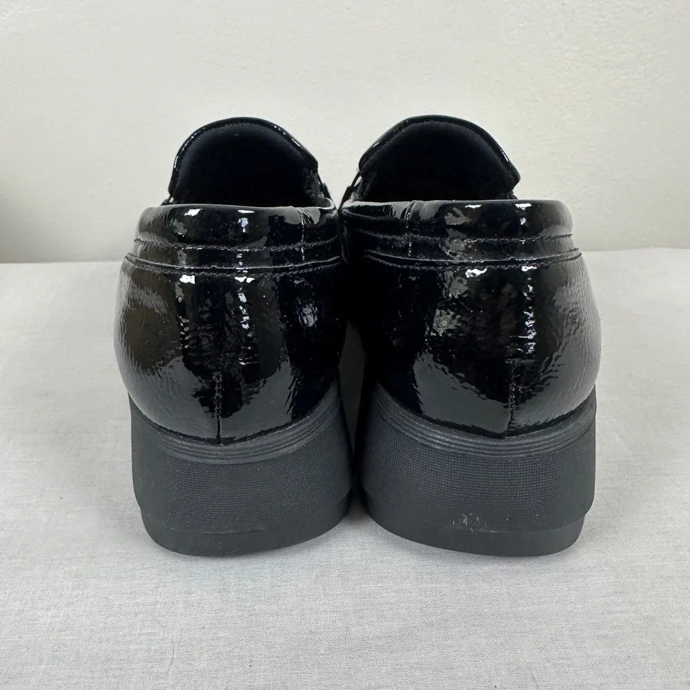 Clarks Women's 10 Zylah Top Loafer Black Crinkle Patent Platform Chain Wedge NEW